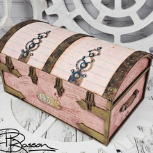 Load image into Gallery viewer, SALE BELINDA BASSON - KIT- STEAMER TRUNK WITH 8 STORAGE BOXES