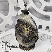 Load image into Gallery viewer, SALE BELINDA BASSON -KIT-STEAMPUNK EGG