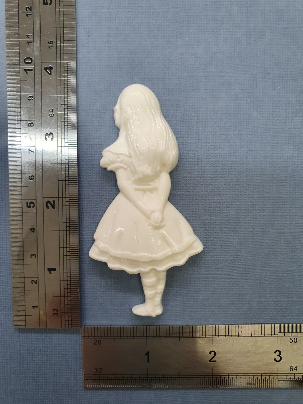 #35 RESIN PIECE - Alice in Wonderland - SMALL 1pc